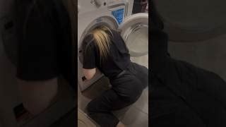 Jameliz gets stuck in washing machine